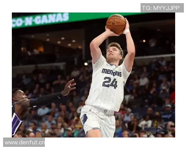 斯潘塞表现亮眼8投5中贡献16分4篮板4助攻助力球队险些逆转成功